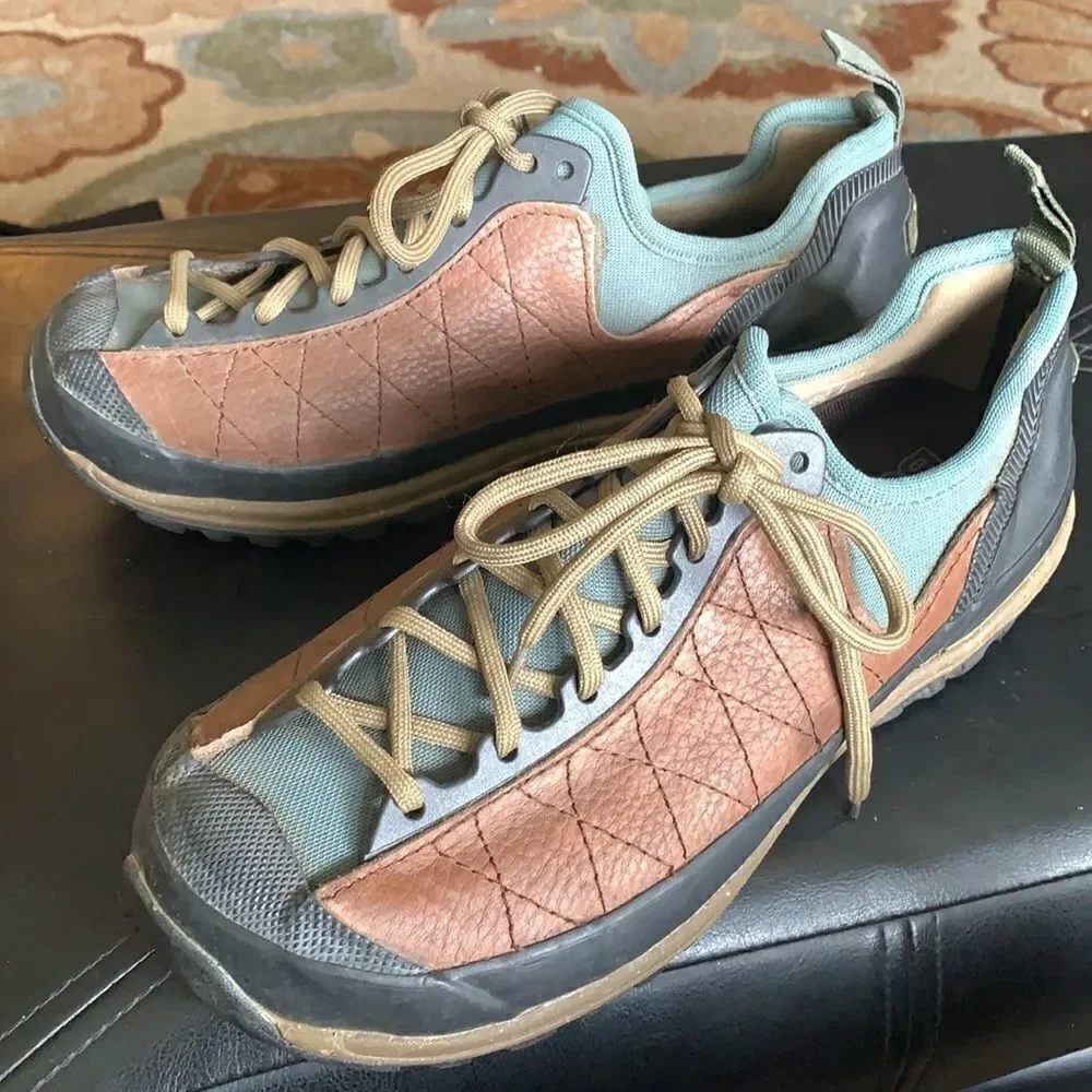 EUC MEN’S SIZE 8 WATERPROOF LACE-UP OSMOSIS LO MT BOGS